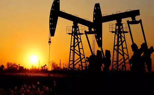 Crude oil down oil  company shares slips in to red - Sakshi