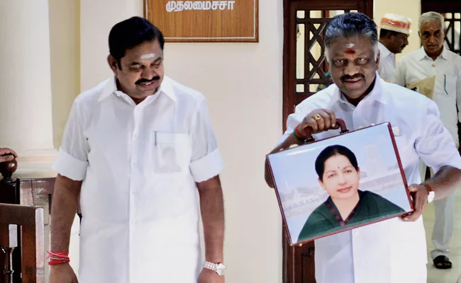 Big Relief For Panneerselvam At Madras HC Division Bench - Sakshi