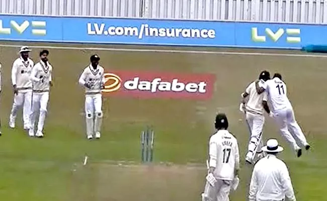 Mohammed Shami Dismisses Cheteshwar Pujara For Duck Celebration Viral - Sakshi