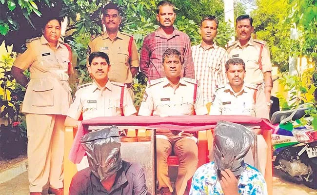 Police Arrested Two Accused In yugendra Murder Case - Sakshi