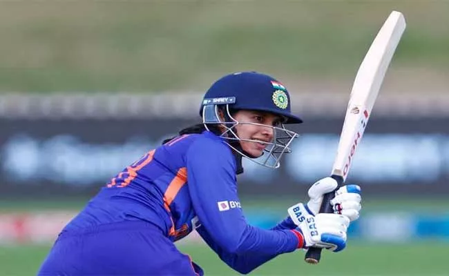 Smriti Mandhana Becomes Second Fastest Indian Woman To Reach 2000 T20I Runs - Sakshi