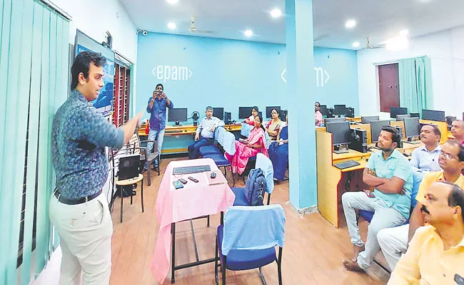 Embibe Digital Learning App Service At ZP School Indiranagar Siddipet - Sakshi