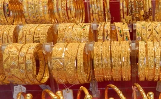 Telangana: Fake Hallmark Gold Scam In Warangal - Sakshi