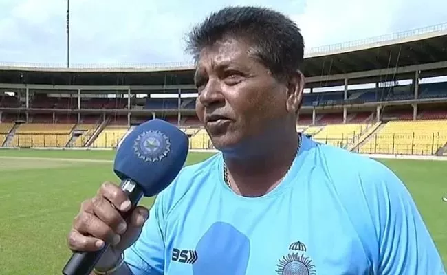 MP skipper given just two days leave for wedding says coach Chandrakant Pandit - Sakshi