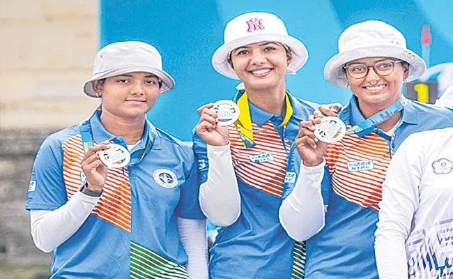 Deepika Kumari, Ankita Bhakat, Simranjeet Kaur team win silver - Sakshi