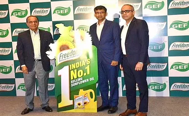 Freedom Refined Sunflower Oil the No one Brand in INDIA - Sakshi