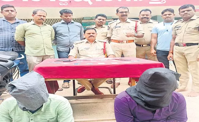 Arrest Of ATM Robbers At Anathapur - Sakshi