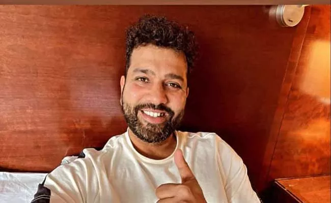 Team India Captain Rohit Sharma Posts Smiling Snap From Quarantine Ahead Of England Test - Sakshi