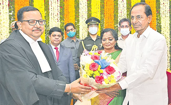 Telangana Cm KCR Attends Rajbhan New CJ Ujjal Bhuyan Swearing Ceremony - Sakshi