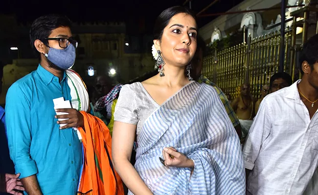 Actress Raashi Khanna Visits Tirumala Tirupati Devasthanam - Sakshi