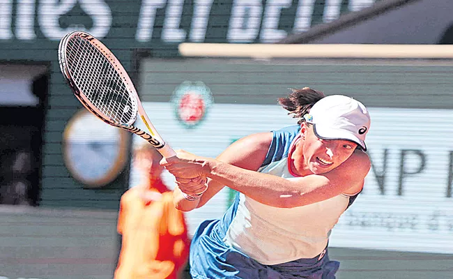 French Open 2022: Iga Swiatek reaches French Open final - Sakshi