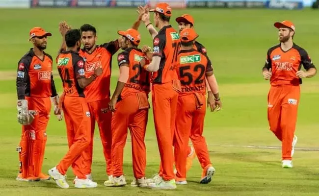 Reports: 3 Players SRH are likely to release ahead of next season - Sakshi