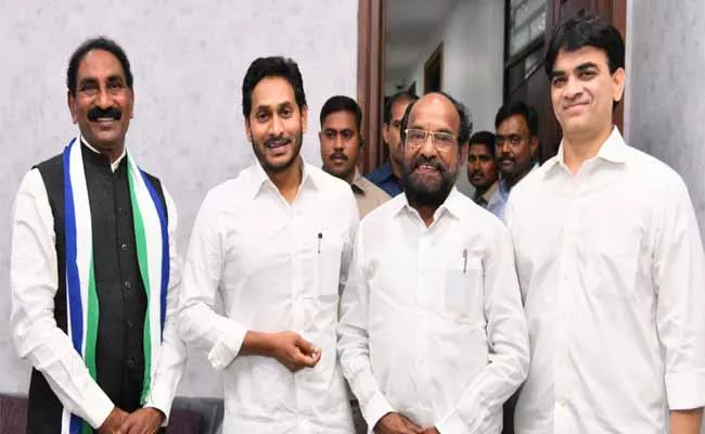 Newly Elected YSRCP Rajya Sabha MPs Meets CM YS Jagan at Camp Office - Sakshi