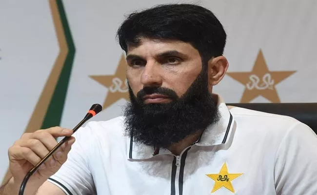 Misbah ul Haq doesnt want Virat Kohli to lead India in England Test - Sakshi