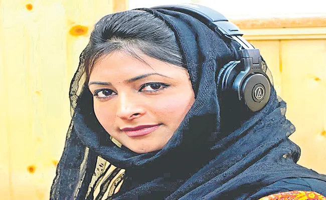 Kashmir famous female singer Shazia Bashir inspiring success story - Sakshi