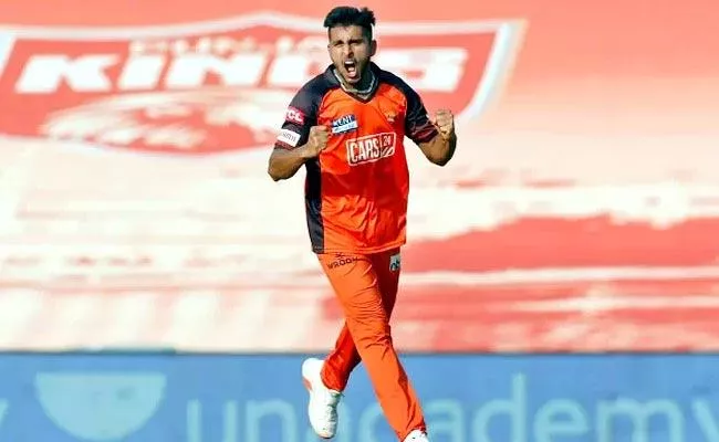 Umran Malik Names His Bowling Idols - Sakshi