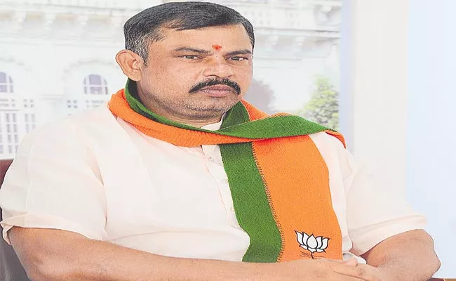 BJP MLA Raja Singh Slams TRS, MIM Leaders Over Minor Girl Gangrape Case - Sakshi