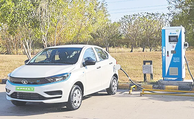 Tata Motors bags India biggest EV fleet order from cab company BluSmart - Sakshi