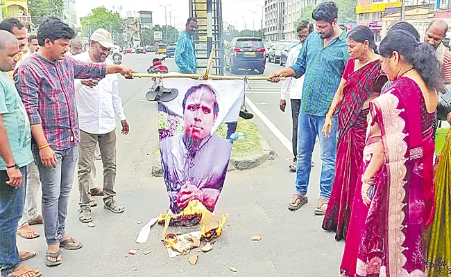 HYD: Srikanth Chary Mother Demands Release Her husband From KA Paul - Sakshi