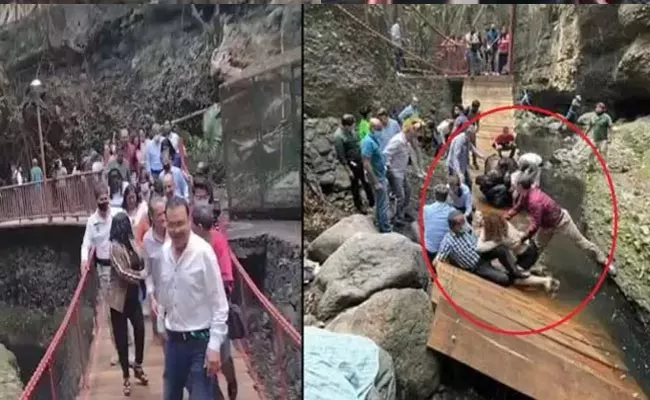 Bridge Collapses Right After Being Inaugurated At Mexico - Sakshi