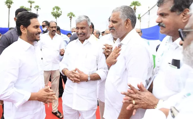 CM YS Jagan Praises Chandragiri MLA Chevireddy Bhaskar Reddy - Sakshi