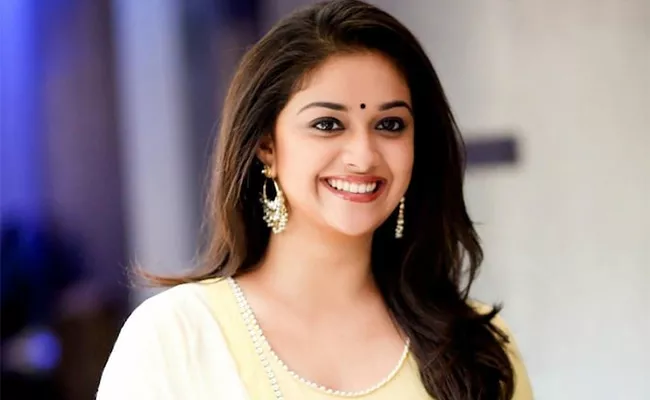 Is Keerthy Suresh Rejects Mani Ratnam Ponniyin Selvan Movie Offer - Sakshi