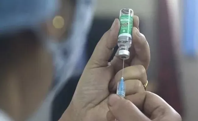 People Will get RS 5000 After Getting Covid-19 Vaccine Government Clarifies - Sakshi