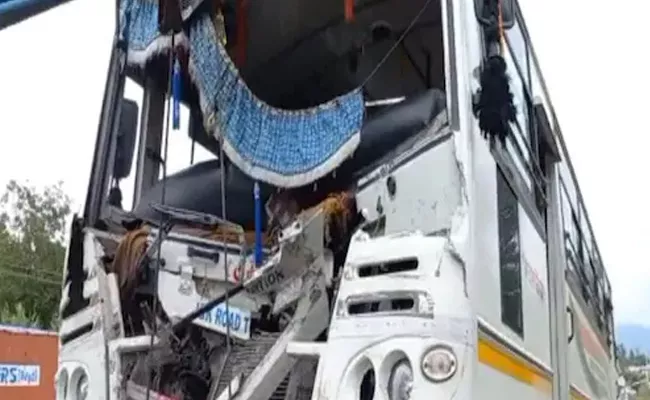 Several Amarnath Pilgrims Dead After Bus Met with an Accident - Sakshi