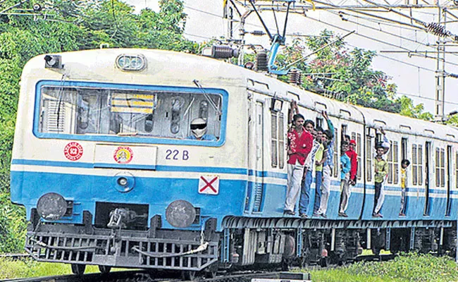 Heavy Rains in Hyderabad: 34 MMTS Train Services Cancelled For 3 Days - Sakshi