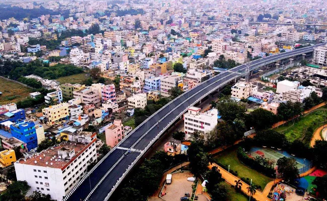 Srinivasa Sethu Flyover Construction: Traffic Diversion in Tirupati - Sakshi