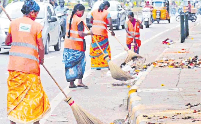 CM Jagan decision 6 thousand rupees OHA sanitation contract workers - Sakshi