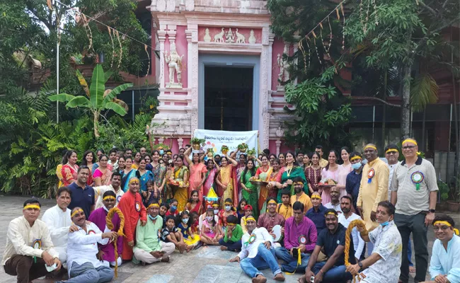 NRI: Telangana Bonalu Festival Organised By Tcss Singapore - Sakshi