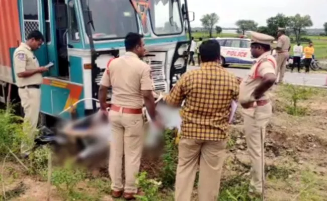 Kamareddy Road Accident Lorry Hits Auto Rickshaw 6 Killed - Sakshi