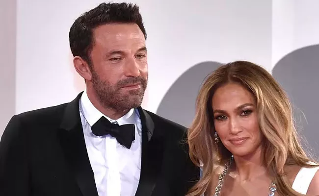 Jennifer Lopez and Ben Affleck Get Married in Las Vegas - Sakshi