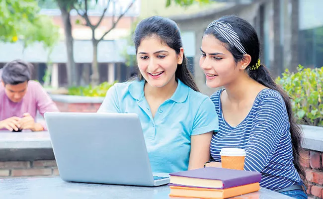 More than 99 Percent of JEE Mains have Chosen English Medium - Sakshi