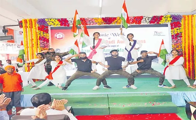 South Central Railway Conduct Azadi Ka Rail Gadi Aur Station Celebrations - Sakshi