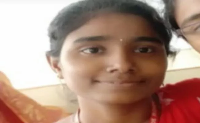 Software Employee Commits Suicide in Thallada Khammam - Sakshi