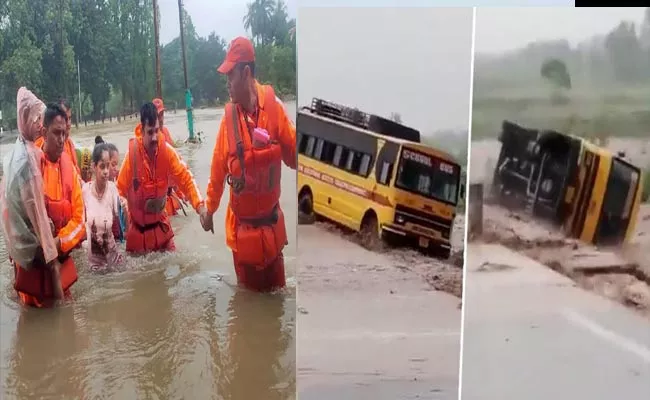 Rain Effect Schools Shut In 5 Districts At Uttarakhand - Sakshi