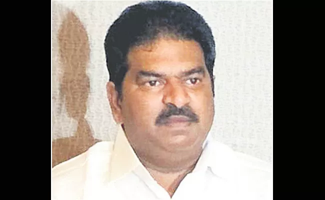 Big Scam: TDP Leader Varupula Raja Escape - Sakshi