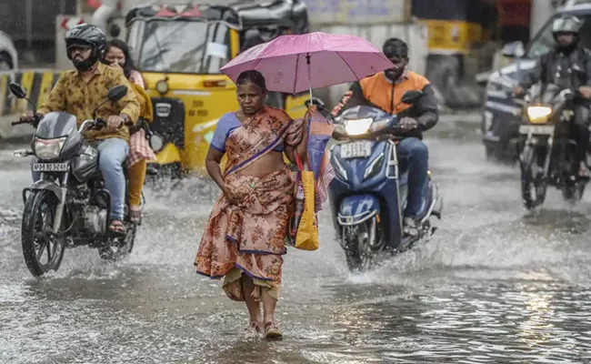 IMD issued Heavy Rains warning For Telangana Normal Rains Alert AP - Sakshi