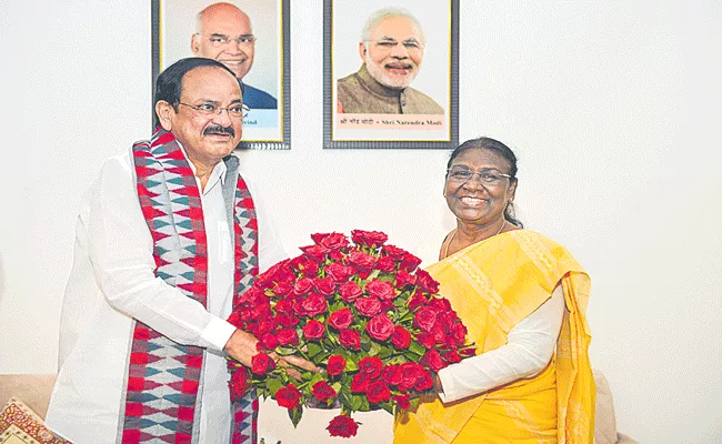 Vice President M Venkaiah Naidu meets New President Droupadi Murmu - Sakshi