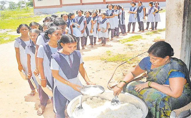 School Head Masters Serious about Midday meal Guidelines - Sakshi