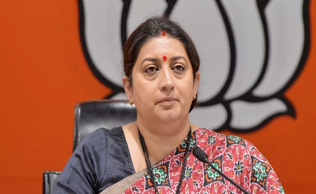 Union Minister Smriti Irani Legal Notice To Congress Leaders Jairam Ramesh - Sakshi