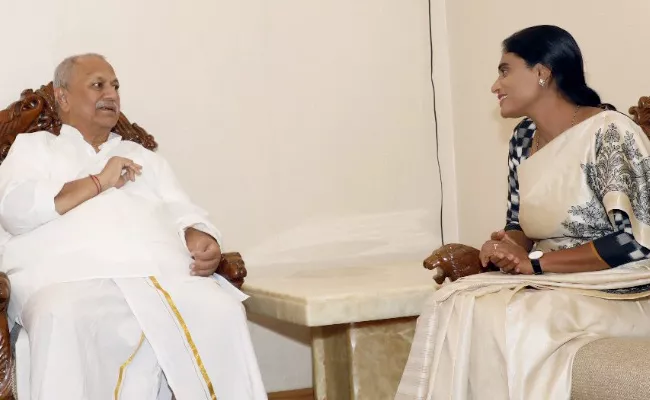 YS Sharmila Meet Former Rajya Sabha MP D Srinivas - Sakshi