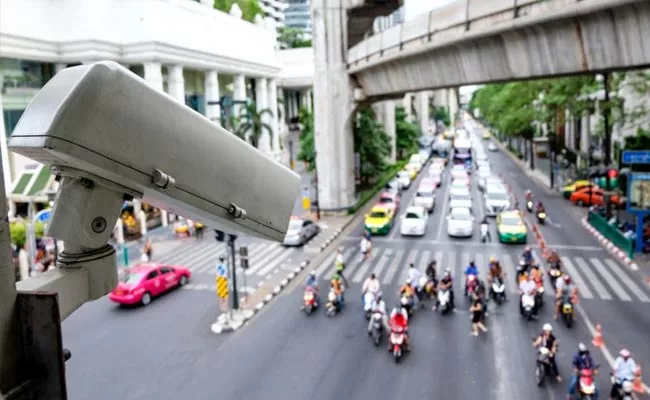 Traffic Police Deploys ANPR Cameras At Bangalore - Sakshi