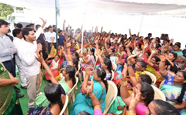 CM YS Jagan AP Floods Govt Helping CM Visit For Flooded Areas - Sakshi