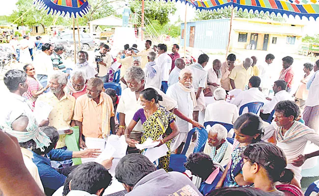 Telangana First Day Huge Applications In Land Issues Camp - Sakshi