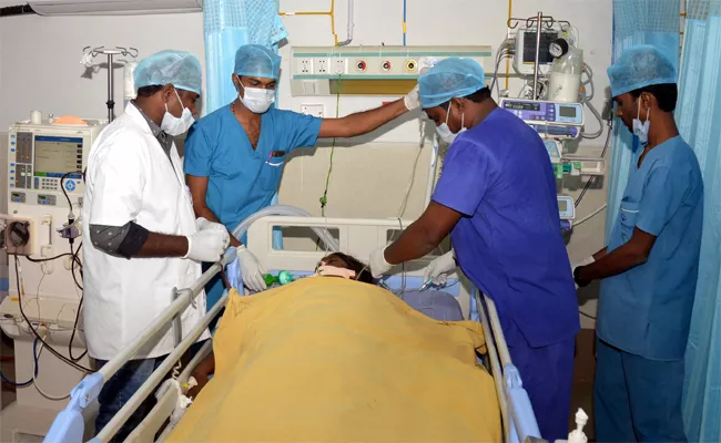 Special Story On Male Nurses In Various Hospitals In Karimnagar - Sakshi