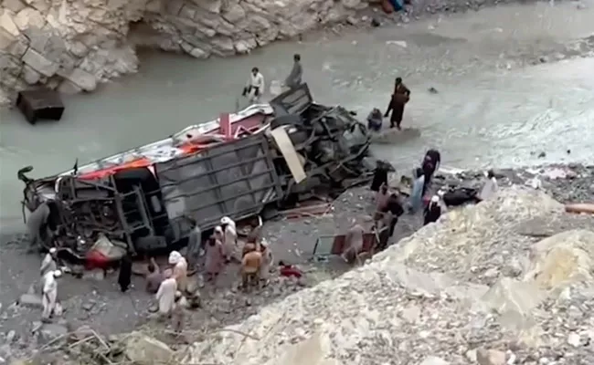 At Least 19 Dead In Pakistan Bus Falls Into Deep Ravine - Sakshi