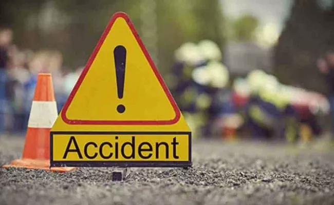 Andhra Pradesh: Husband injured wife Dies In Road Accident In YSR District - Sakshi